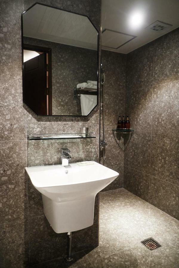 Urban Stay 103 Seoul Bagian luar foto