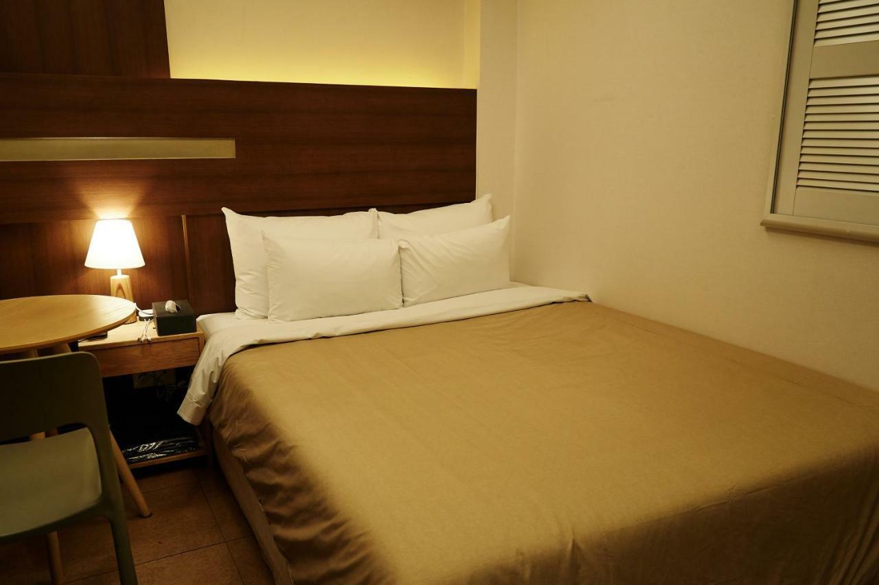 Urban Stay 103 Seoul Bagian luar foto