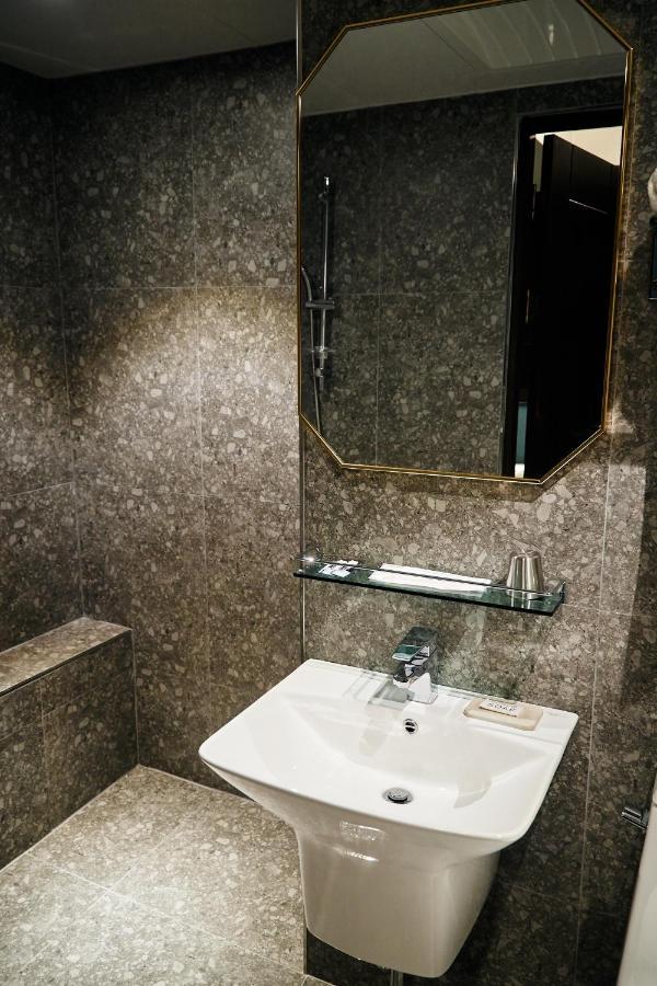 Urban Stay 103 Seoul Bagian luar foto